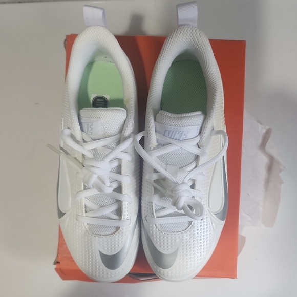 Nike YOUTH White LAX/ Soccer Cleats - Picture 2 of 5